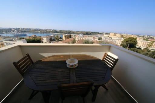 7 Cielo Apartment บรินดิซิ ภายนอก รูปภาพ